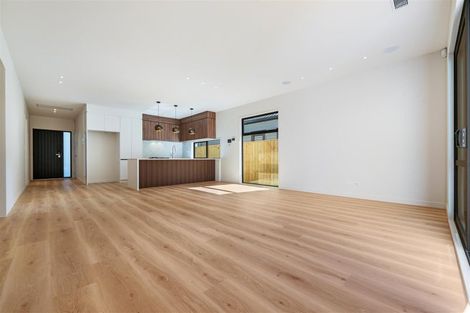 Photo of property in 21 Whakairo Crescent, Gulf Harbour, 0930