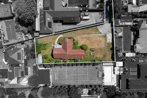 Photo of property in 86 Straven Road, Fendalton, Christchurch, 8014
