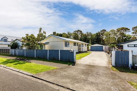 Photo of property in 10 Hamua Place, Waitara, 4320