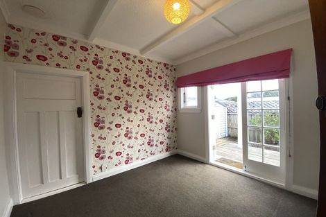 Photo of property in 8 Guthrie Street, Waterloo, Lower Hutt, 5011