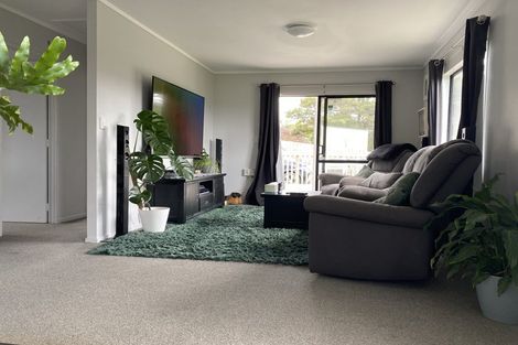 Photo of property in 72 Gallony Avenue, Massey, Auckland, 0614