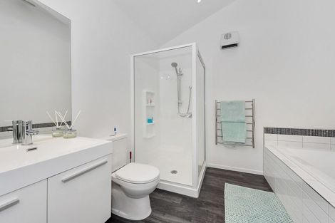 Photo of property in 58u4 Herbert Road, Queenwood, Hamilton, 3210
