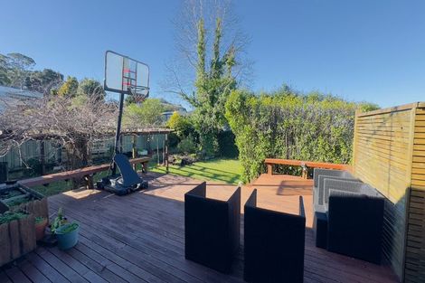 Photo of property in 247 Forrest Hill Road, Forrest Hill, Auckland, 0620