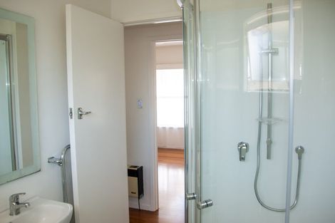 Photo of property in 22 Old Lake Road, Narrow Neck, Auckland, 0624