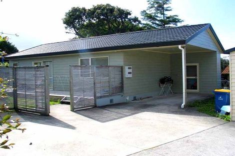 Photo of property in 27 Coniston Avenue, Te Atatu South, Auckland, 0610
