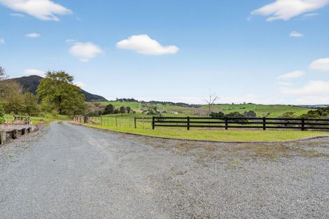 Photo of property in 109 Mountain Road, Maungaturoto, 0587