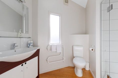 Photo of property in 21 Olivers Place, Queenstown, 9300