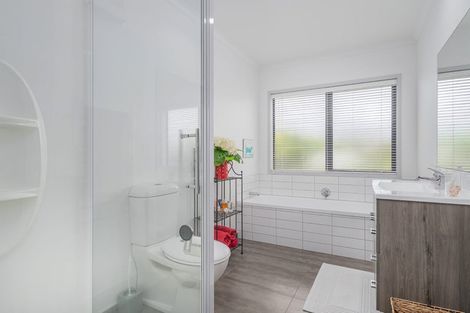 Photo of property in 28 Motukorure Parade, Cooks Beach, Whitianga, 3591