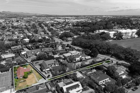 Photo of property in 86 Straven Road, Fendalton, Christchurch, 8014