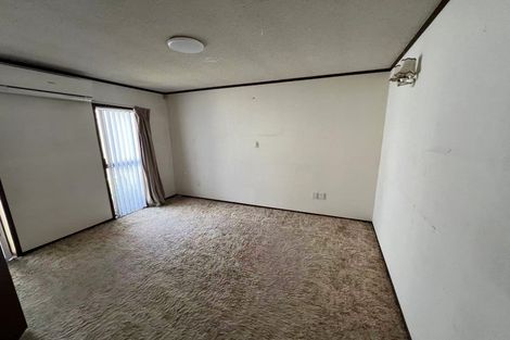 Photo of property in 56 Balmain Road, Chatswood, Auckland, 0626