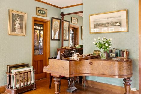 Photo of property in 1 Woodmancote Road, Khandallah, Wellington, 6035