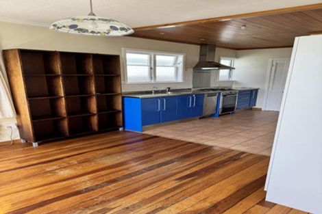 Photo of property in 190 Breaker Bay Road, Breaker Bay, Wellington, 6022