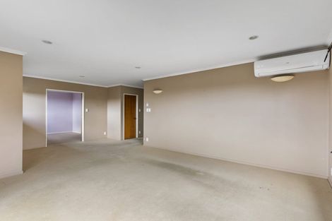 Photo of property in 10 Egret Court, Unsworth Heights, Auckland, 0632
