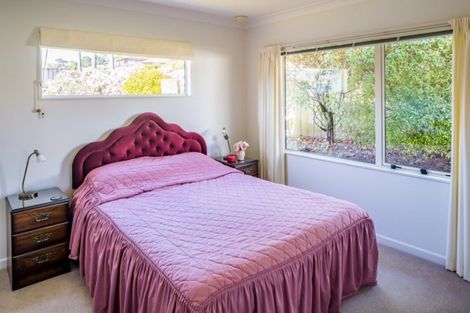 Photo of property in 3 Mariners Way, Whitby, Porirua, 5024