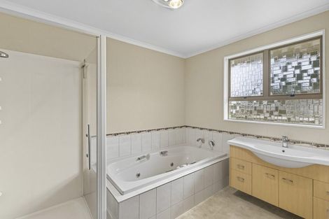 Photo of property in 11 The Avenue, Paraparaumu Beach, Paraparaumu, 5032