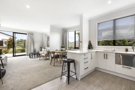 Photo of property in 4/87 Rototuna Road, Rototuna, 3210
