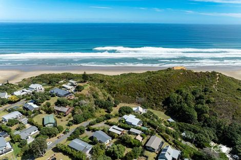 Photo of property in 13 Bayly Street, Baylys Beach, Dargaville, 0377