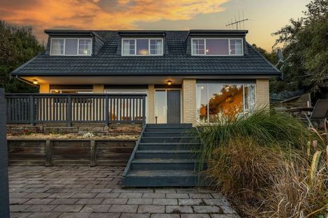 Photo of property in 70 Landsdowne Terrace, Cashmere, Christchurch, 8022