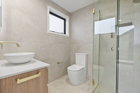 Photo of property in 28 Dawnhaven Drive, Te Atatu Peninsula, Auckland, 0610