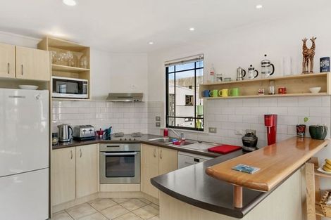Photo of property in Mendoza Terraces, 9 Ebor Street, Te Aro, Wellington, 6011