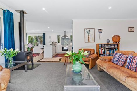 Photo of property in 296 Motutara Road, Muriwai, Waimauku, 0881