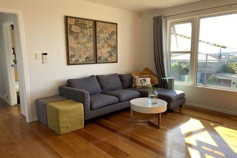 Photo of property in 7 Link Road, Newlands, Wellington, 6037