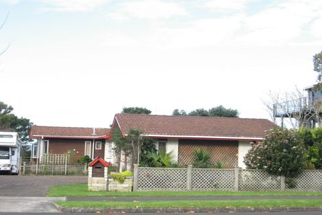 Photo of property in 50 Carnoustie Drive, Wattle Downs, Auckland, 2103