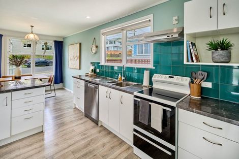 Photo of property in 14 Pembroke Street, Tawa, Wellington, 5028