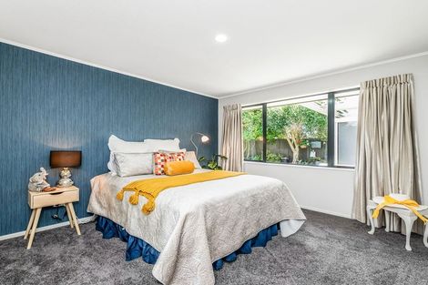 Photo of property in 28 Durrell Way, Rolleston, 7614