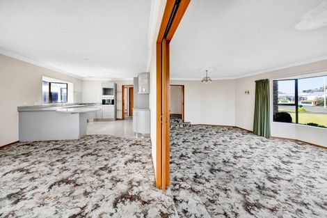 Photo of property in 14 Pohutukawa Drive, Opunake, 4616