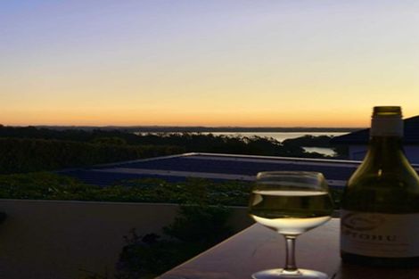 Photo of property in 2/71 Balmain Road, Birkenhead, Auckland, 0626