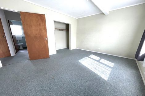 Photo of property in 42 Durham Street, Te Atatu Peninsula, Auckland, 0610
