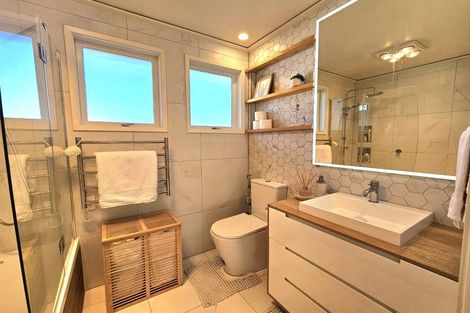 Photo of property in 3/93 Hobsonville Road, West Harbour, Auckland, 0618