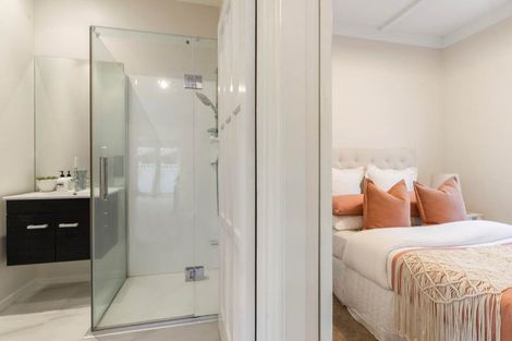 Photo of property in 60 Lake Road, Narrow Neck, Auckland, 0624