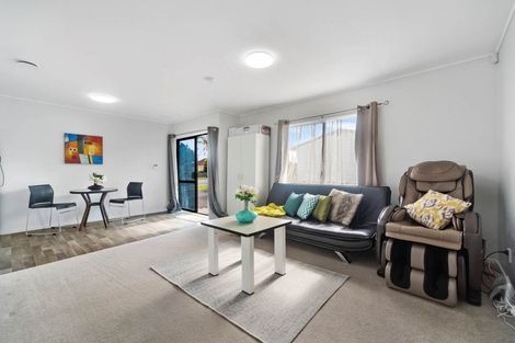 Photo of property in 2/34 Great South Road, Manurewa, Auckland, 2102