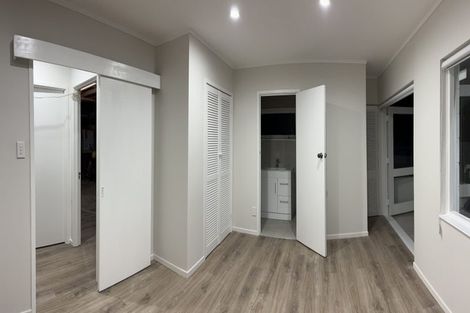 Photo of property in 4 Chatswood Grove, Chatswood, Auckland, 0626