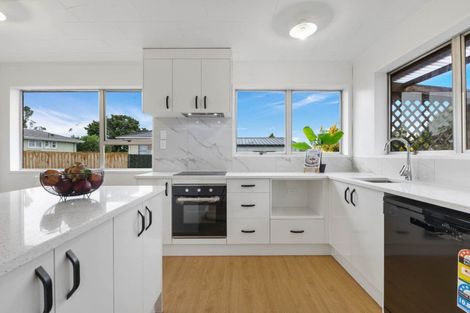 Photo of property in 92 Kayes Road, Pukekohe, 2120