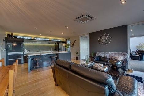 Photo of property in 6 Challenger Lane, Redcliffs, Christchurch, 8081