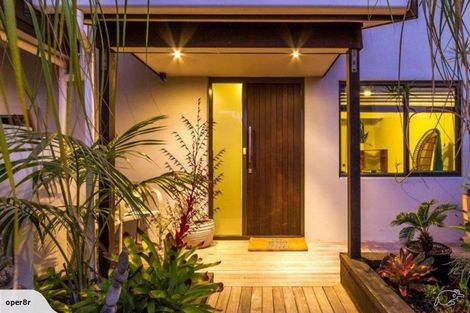 Photo of property in 46 Masterton Road, Rothesay Bay, Auckland, 0630