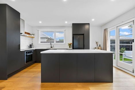 Photo of property in 2/225 Greers Road, Bryndwr, Christchurch, 8053