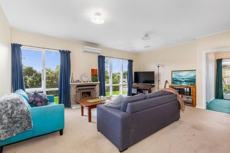 Photo of property in 1 Derby Place, Cannons Creek, Porirua, 5024