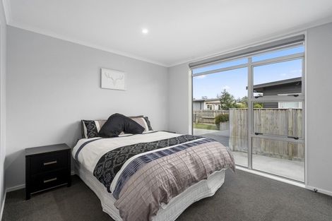 Photo of property in 58 Exeter Crescent, Takaro, Palmerston North, 4412
