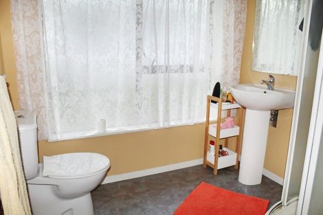 Photo of property in 43 Geraldine Crescent, Cloverlea, Palmerston North, 4412