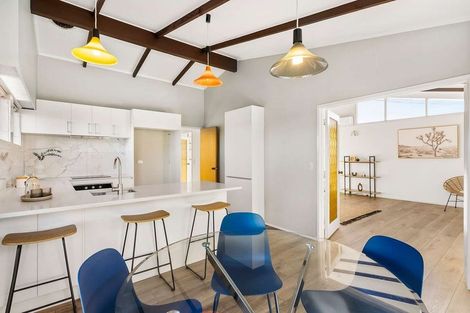 Photo of property in 36 Sunset Road, Unsworth Heights, Auckland, 0632