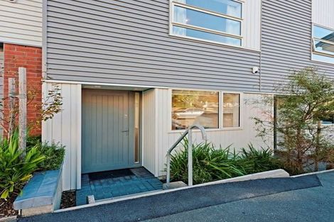 Photo of property in 24u3 Princess Terrace, Newtown, Wellington, 6021