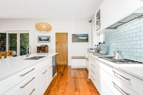 Photo of property in 61 Oroua Street, Eastbourne, Lower Hutt, 5013