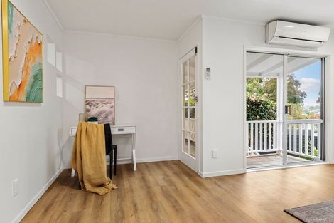 Photo of property in 1 Pahi Place, West Harbour, Auckland, 0618