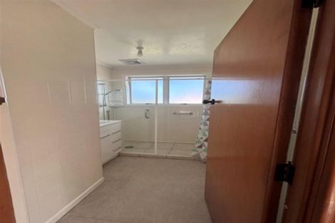 Photo of property in 106 Golf Road, New Lynn, Auckland, 0600