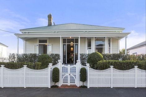 Photo of property in 19 Buchanan Street, Devonport, Auckland, 0624