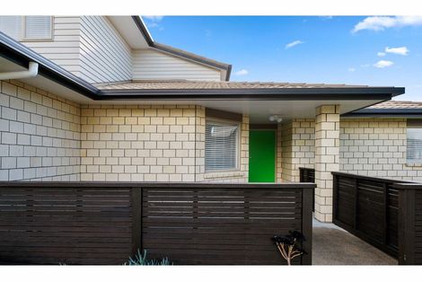 Photo of property in 33/64 Kawaha Point Road, Kawaha Point, Rotorua, 3010